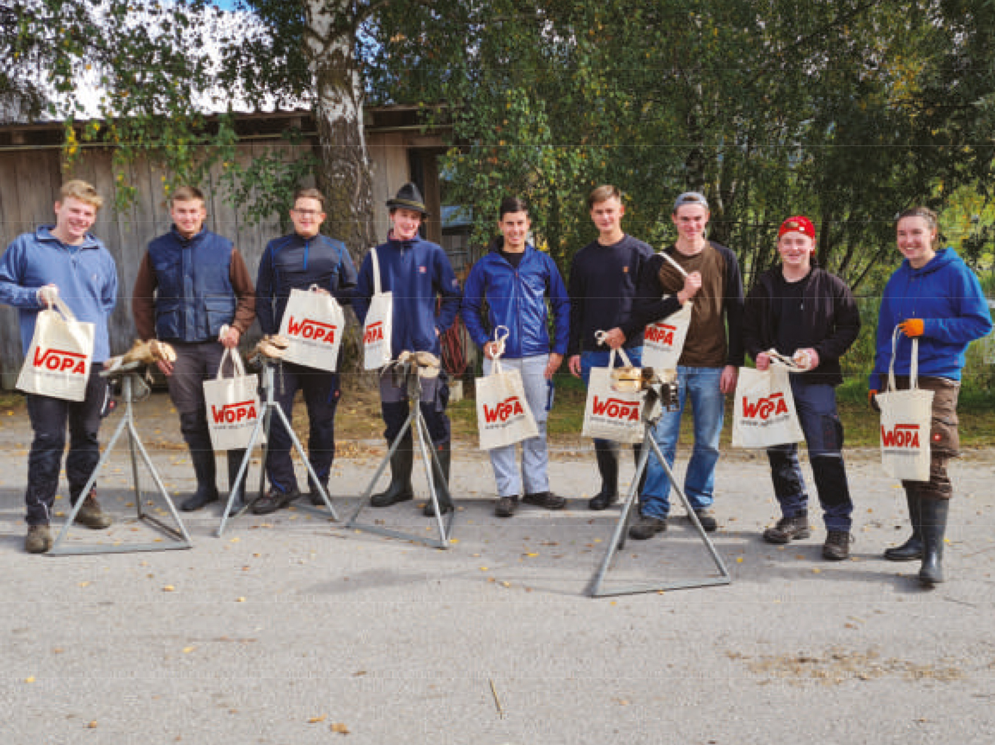 Gruppenfoto der Kursteilnehmer während der Ausbildung Klauenpflege.